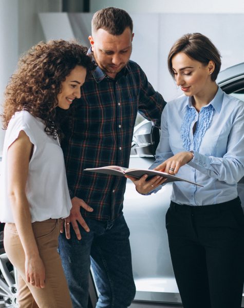 car-rental-company-employee-pointed-out-renter-sign-rental-agreement-after-discussing-details-rental-terms-with-renter-concept-car-rental-01 (1)